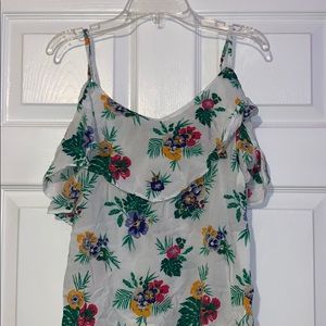 CUTE OLD NAVY COLD SHOULDER SUMMER TOP
